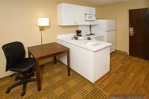 Homewood Airport 3*