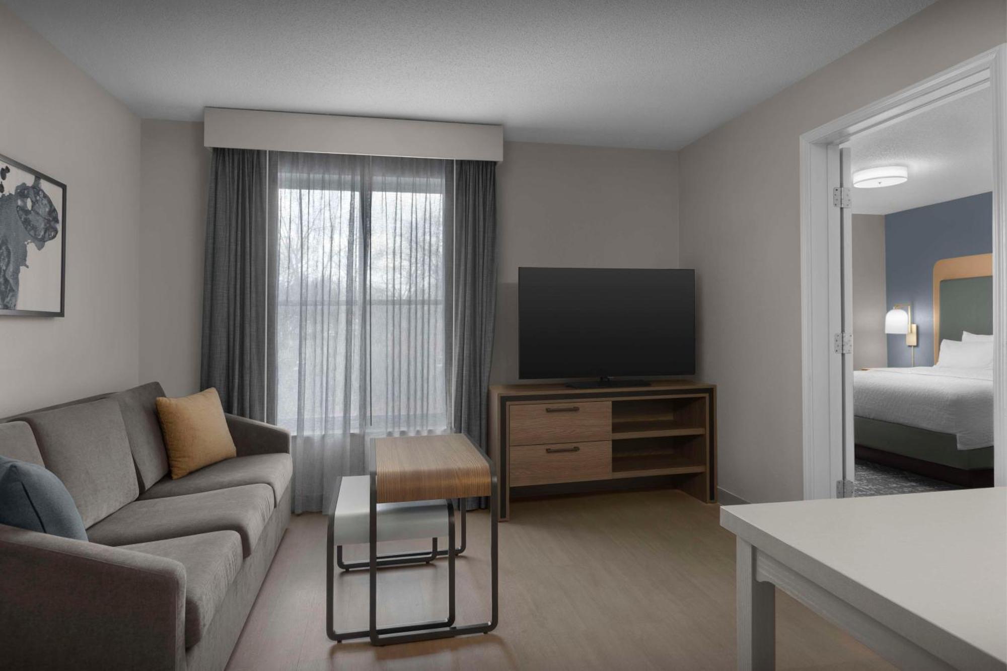Homewood Airport Hotel 3*