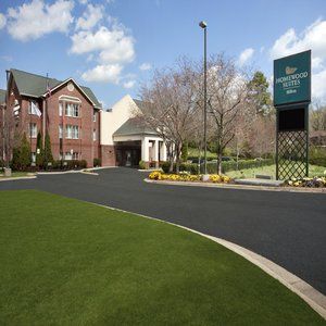 Hotel Homewood Airport 3*